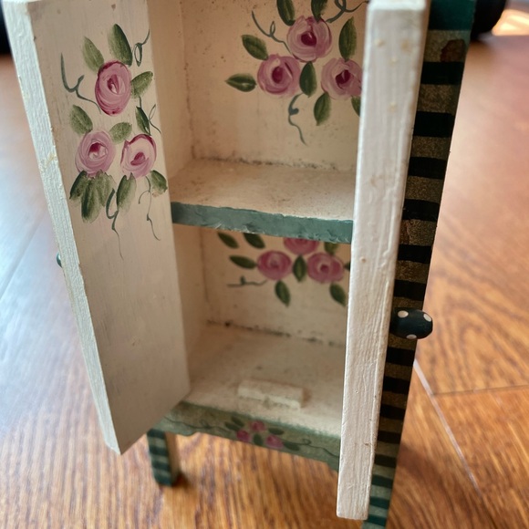 Miniature Garden Cabinet Wardrobe painted - Picture 3 of 5